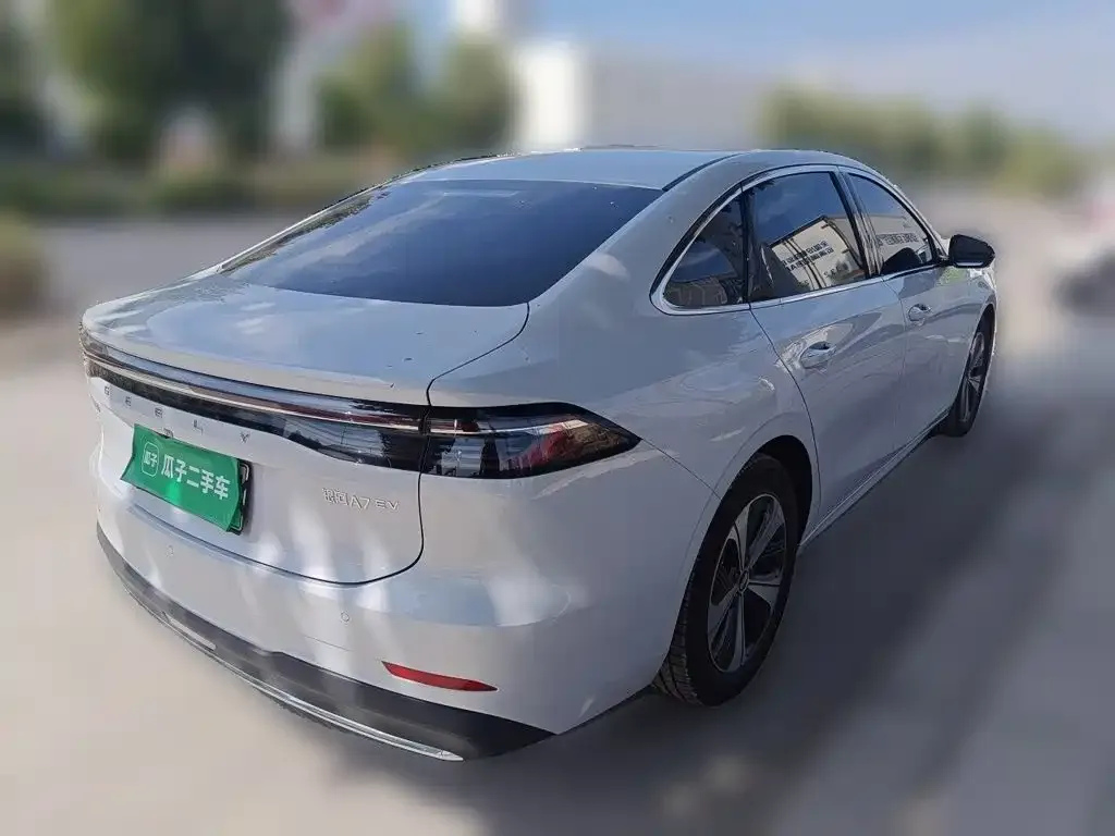 Geely 银河A7 EV — фото 10