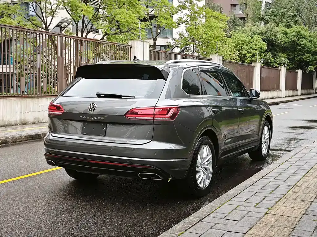 Volkswagen Touareg — фото 4