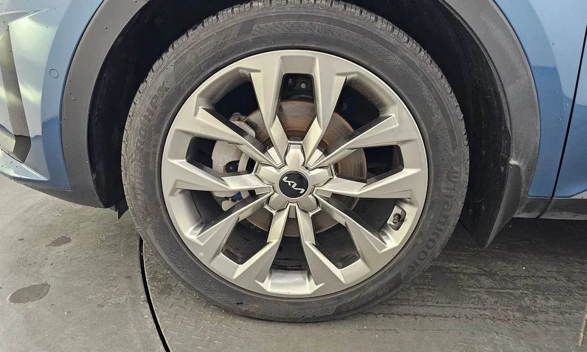 Kia Sorento — фото 8