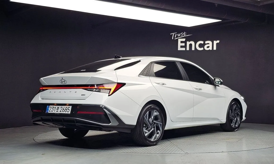 Hyundai AVANTE — фото 3