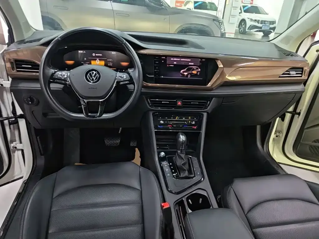 Volkswagen Tharu — фото 5
