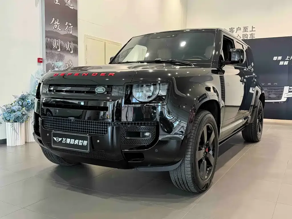 Land Rover Defender — фото 1