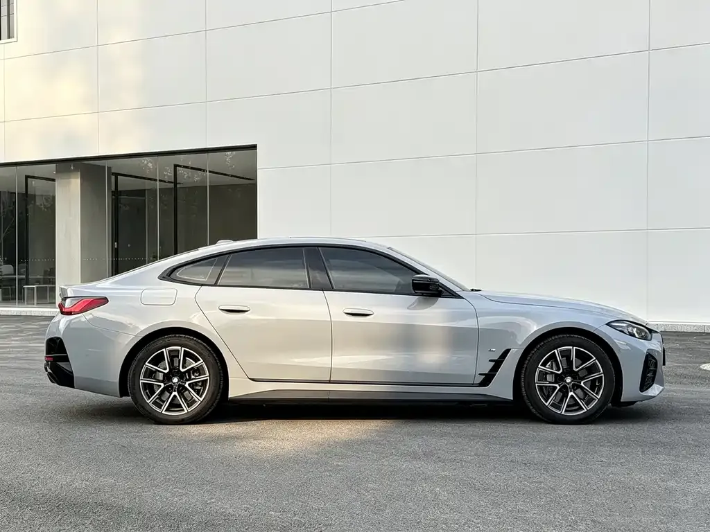 BMW i4 — фото 2