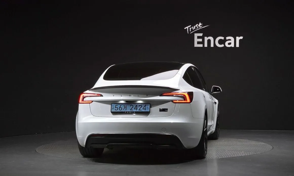 Tesla Model 3 — фото 2