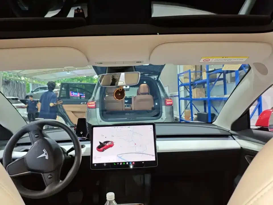 Tesla Model 3 — фото 3