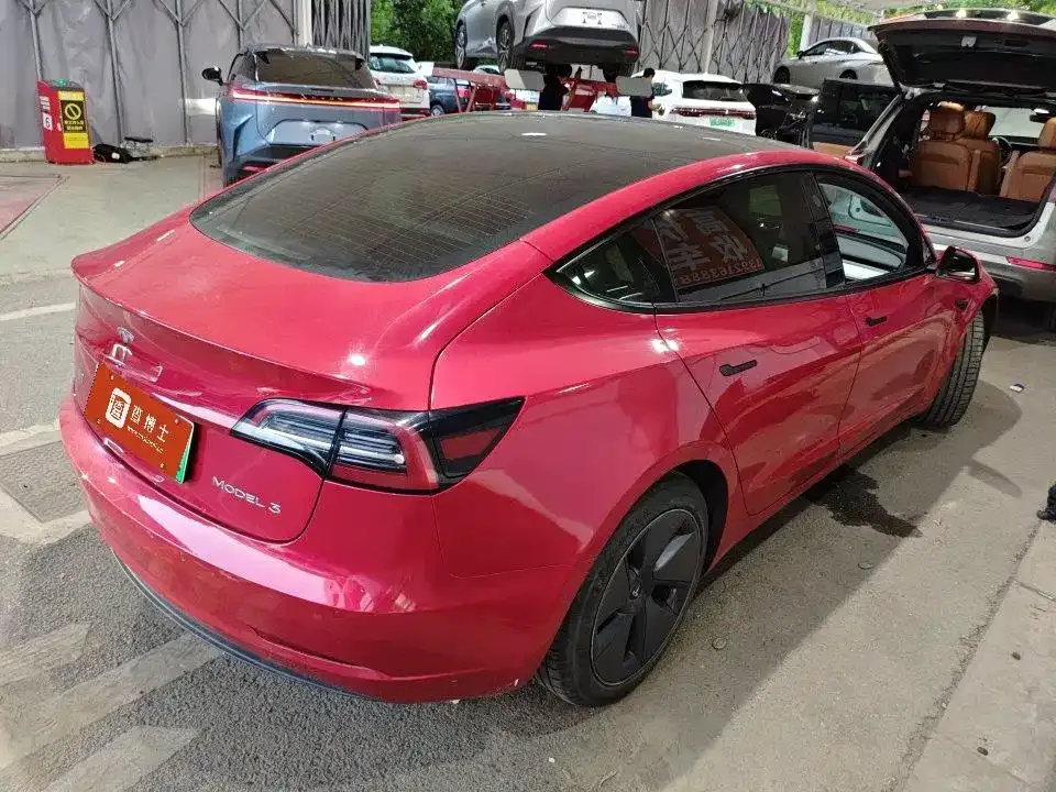 Tesla Model 3 — фото 7
