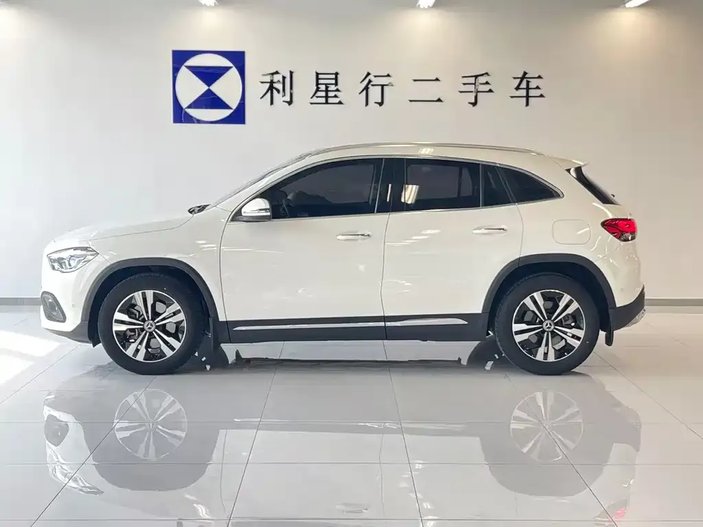 Mercedes-Benz GLA — фото 6