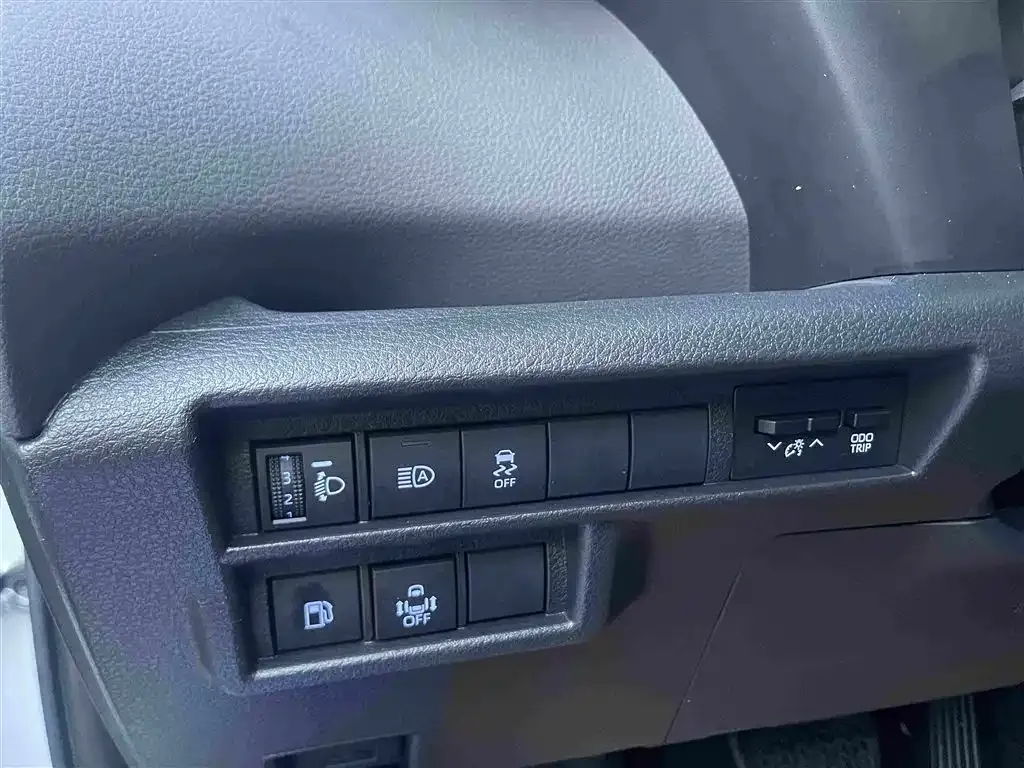 Toyota Sienna — фото 3
