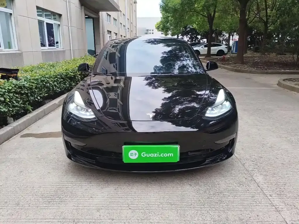 Tesla Model 3 — фото 9
