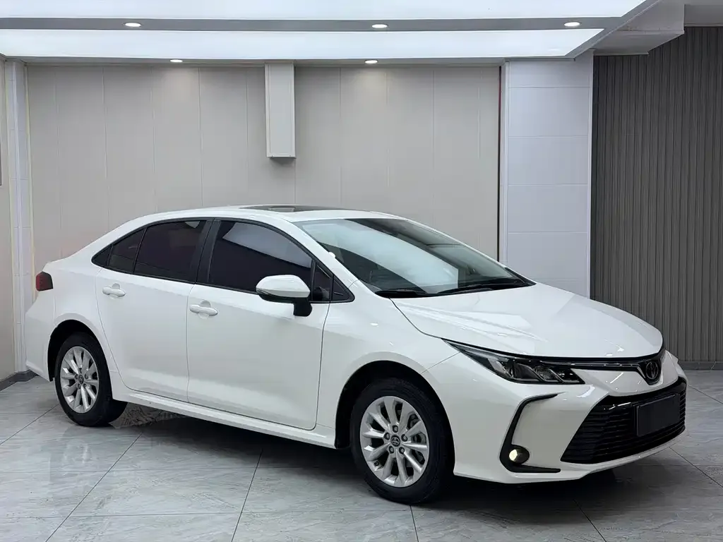 Toyota Corolla — фото 4