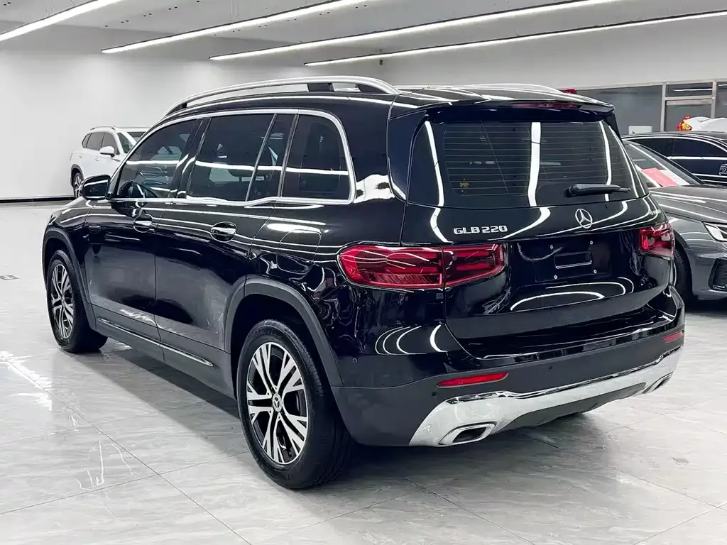 Mercedes-Benz GLB — фото 3