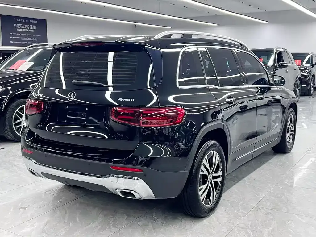 Mercedes-Benz GLB — фото 10