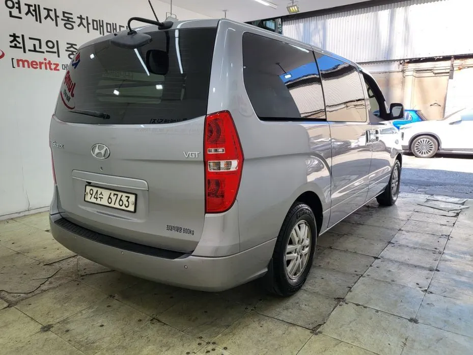 Hyundai Starex — фото 3