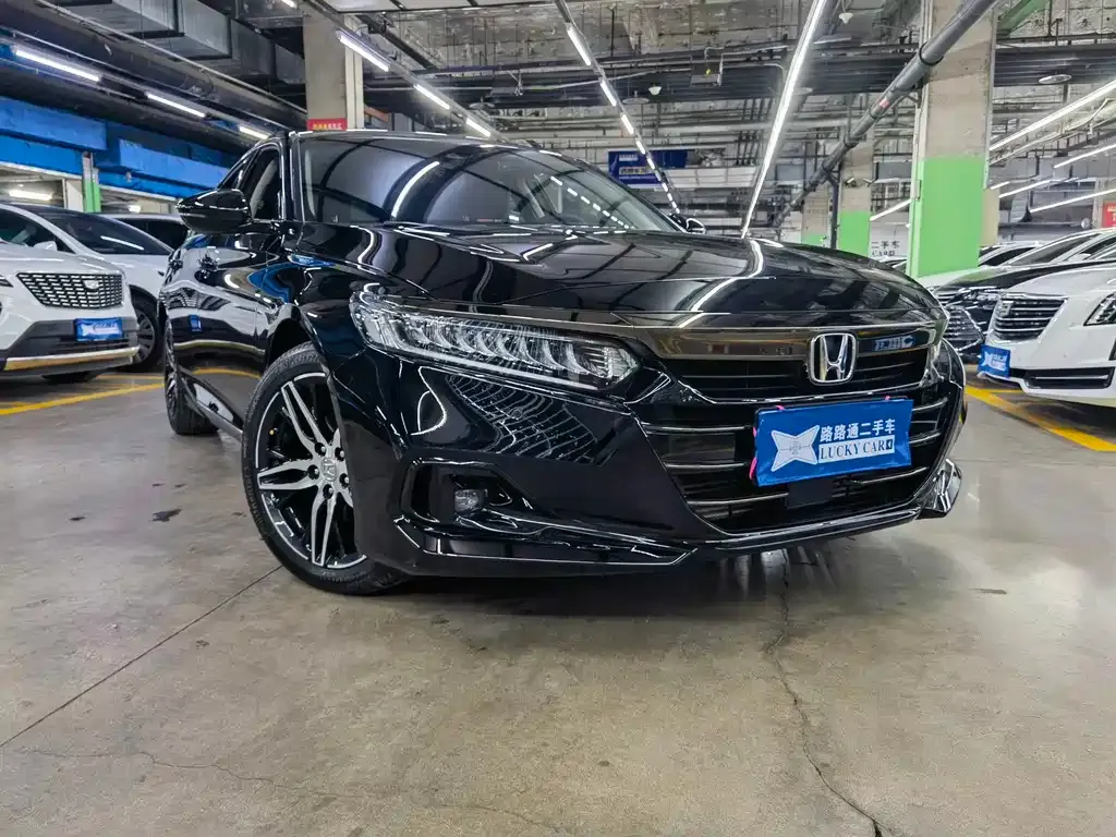 Honda Accord — фото 10