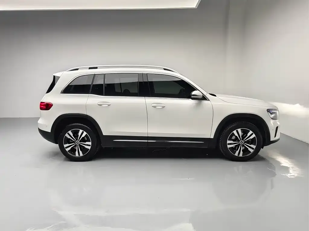 Mercedes-Benz GLB — фото 4