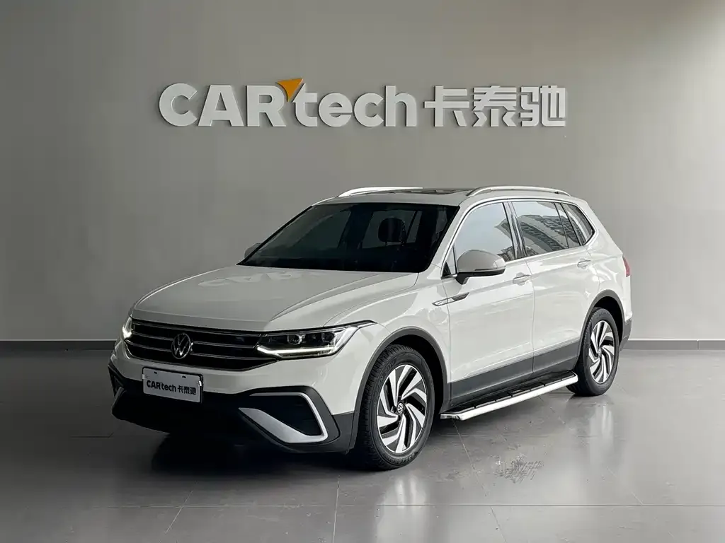 Volkswagen Tiguan L — фото 1
