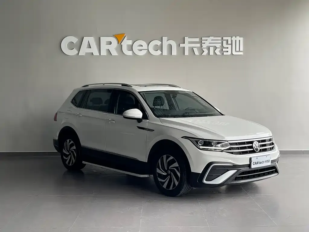 Volkswagen Tiguan L — фото 6