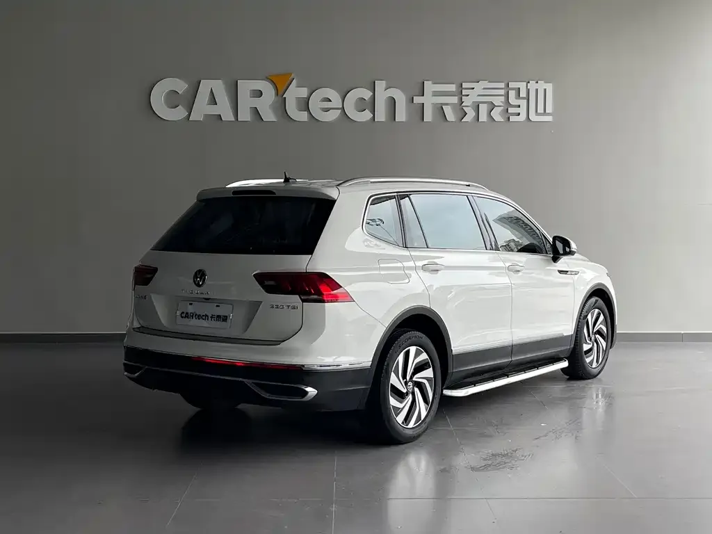 Volkswagen Tiguan L — фото 9