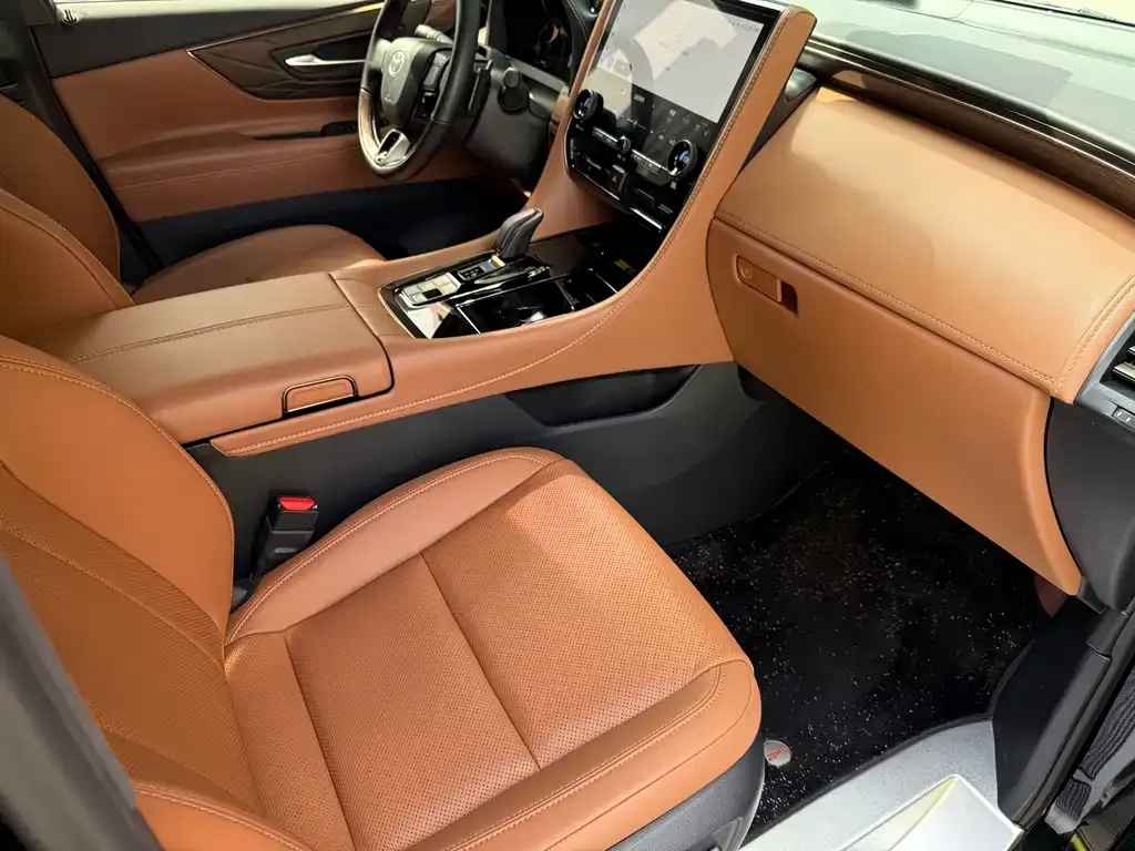 Toyota Alphard — фото 8