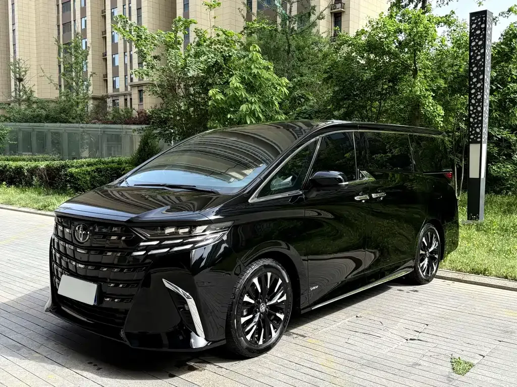 Toyota Alphard — фото 9