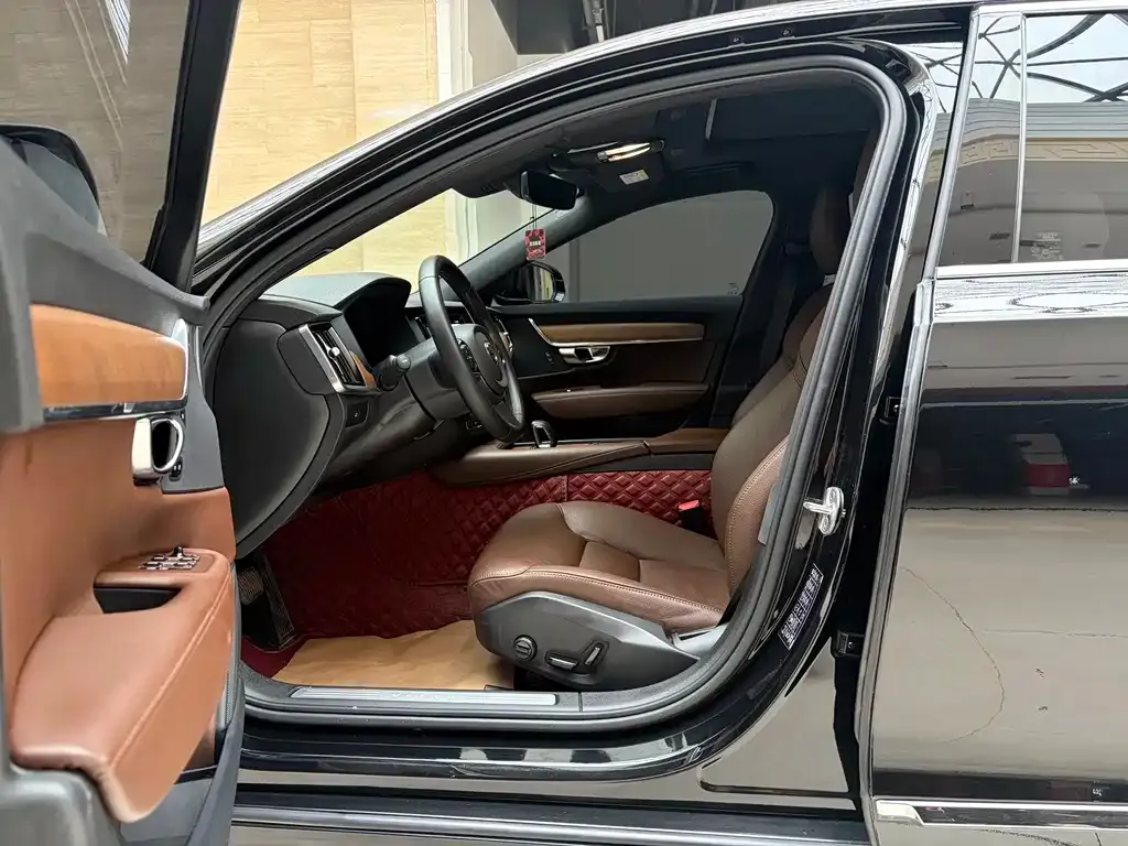 Volvo S90 — фото 3