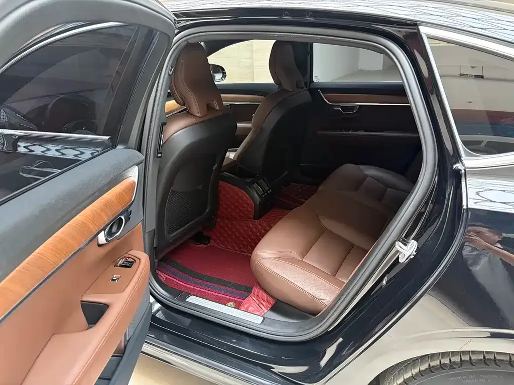Volvo S90 — фото 10