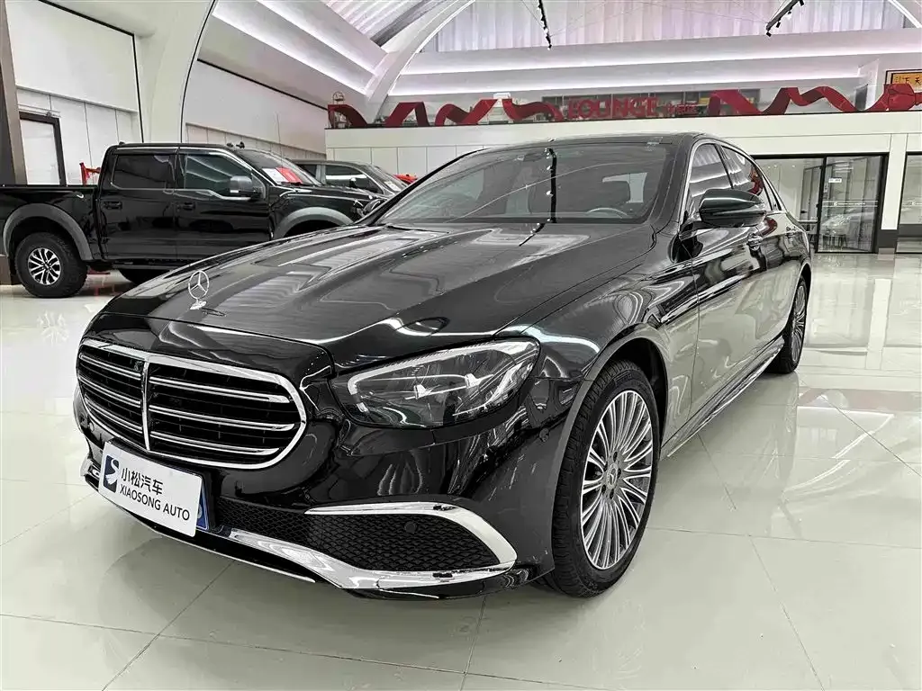 Mercedes-Benz E-Class — фото 1