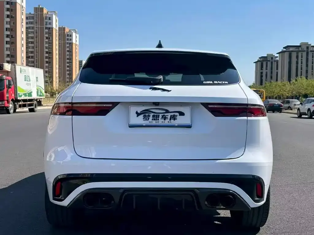 Jaguar F-PACE — фото 2