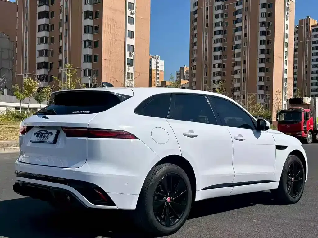 Jaguar F-PACE — фото 4