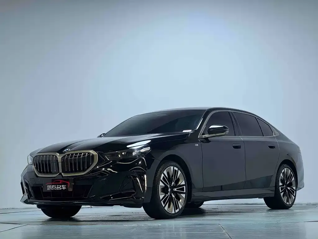 BMW 5 Series — фото 1