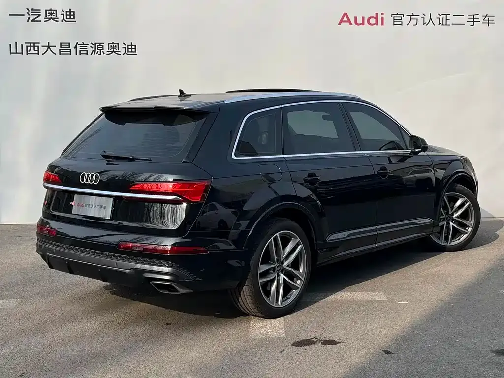 Audi Q7 — фото 7