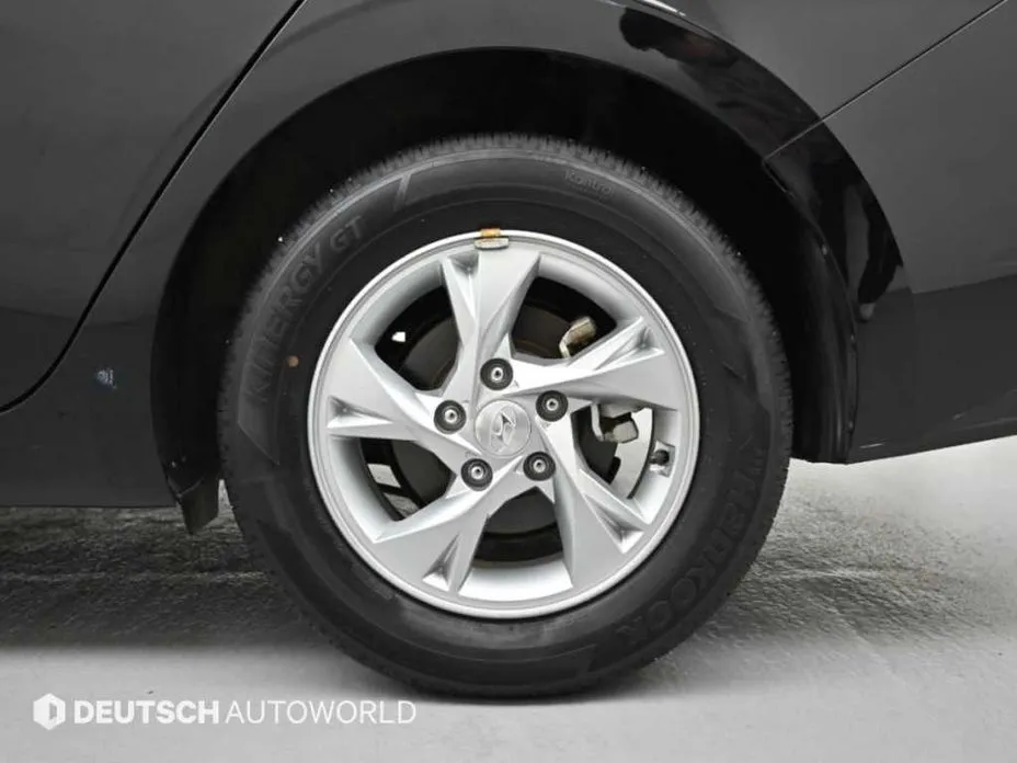 Hyundai AVANTE — фото 3