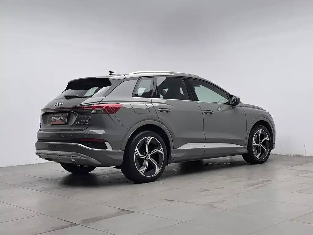 Audi Q4 e-tron — фото 3