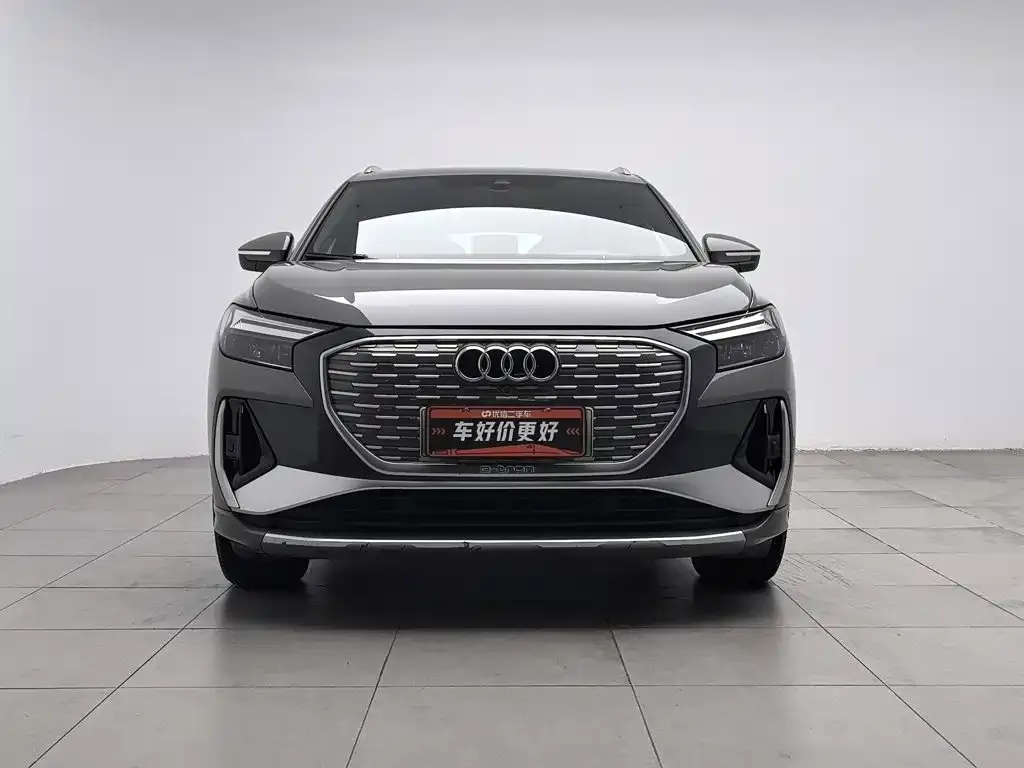 Audi Q4 e-tron — фото 8