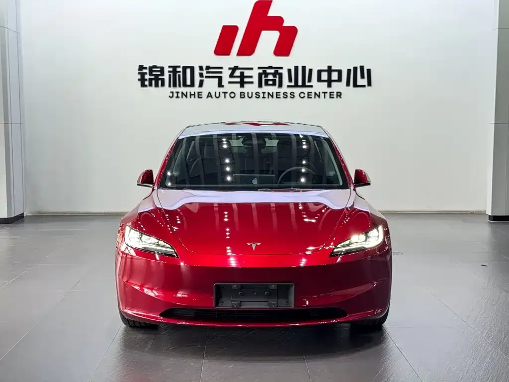 Tesla Model 3 — фото 2