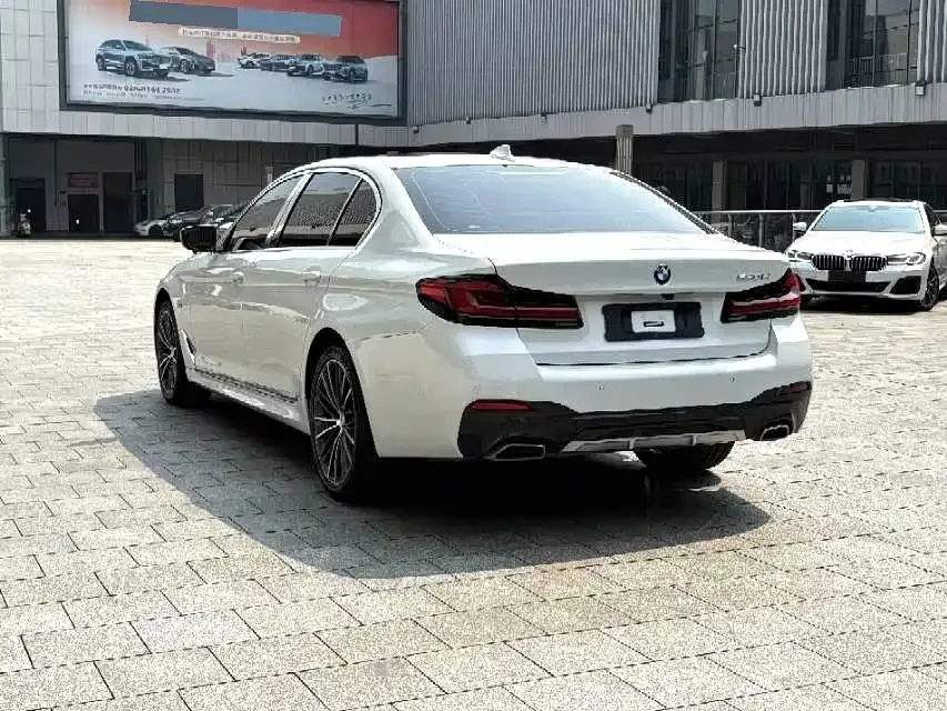 BMW 5 Series — фото 8