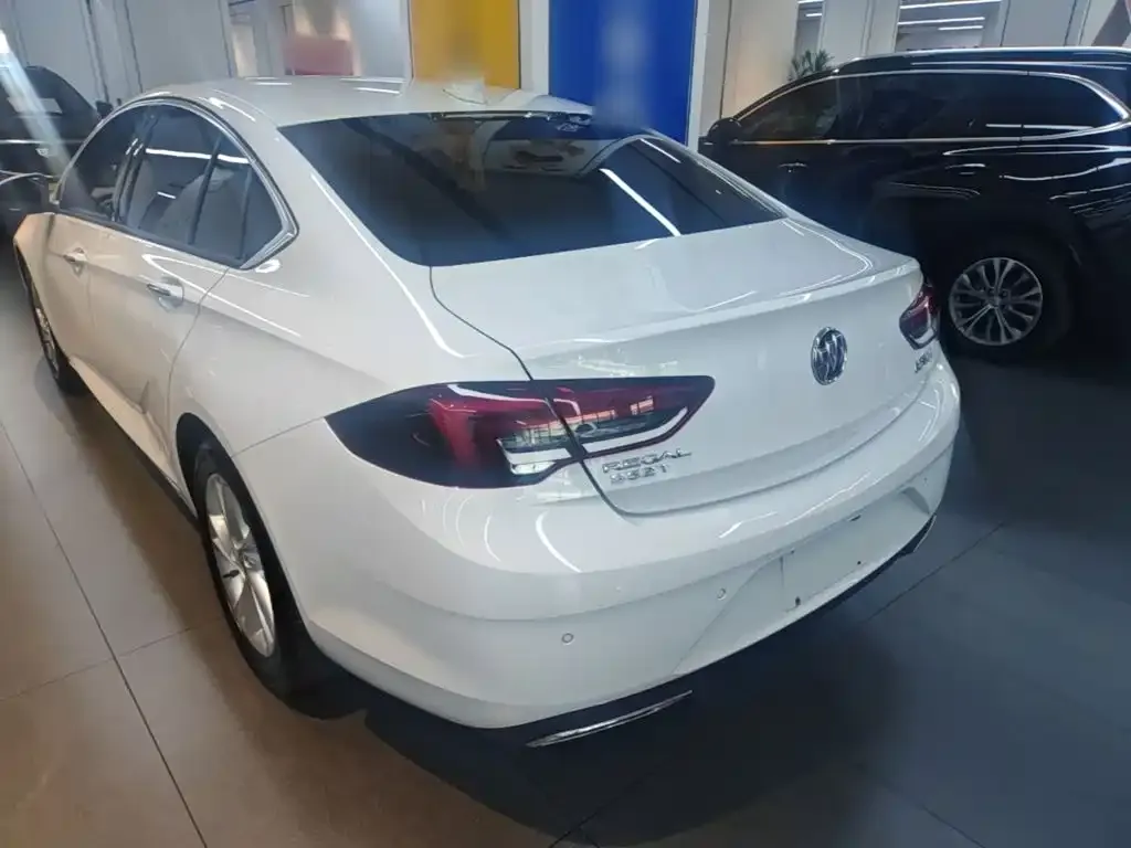 Buick Regal — фото 10
