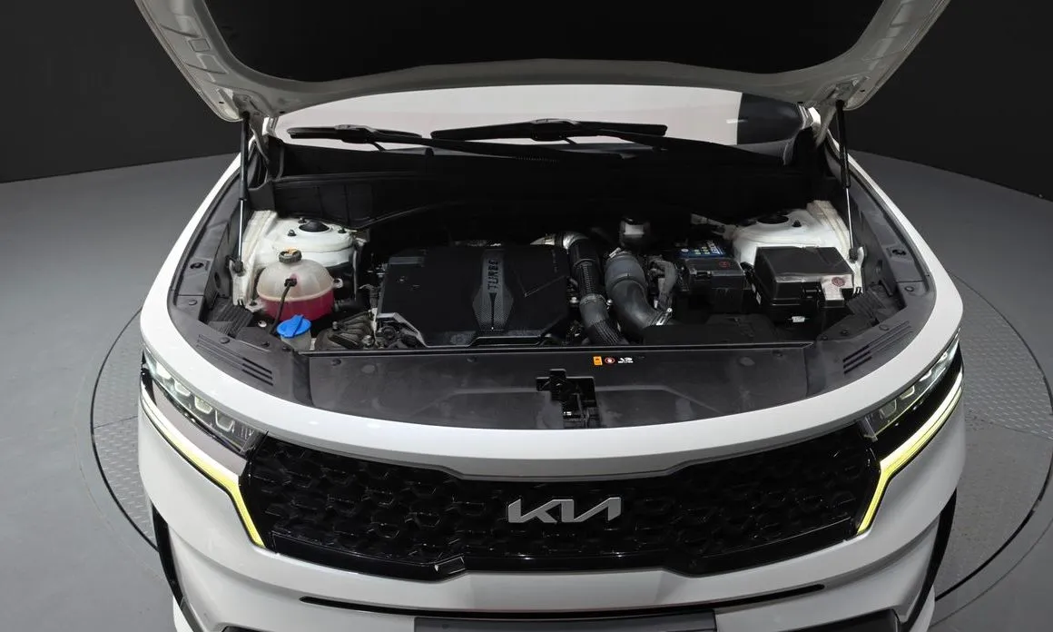 Kia Sorento — фото 7