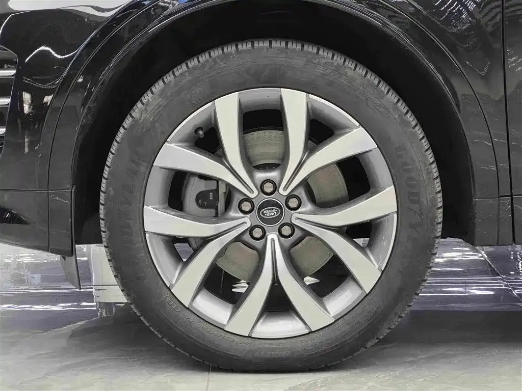 Land Rover Discovery Sport — фото 9