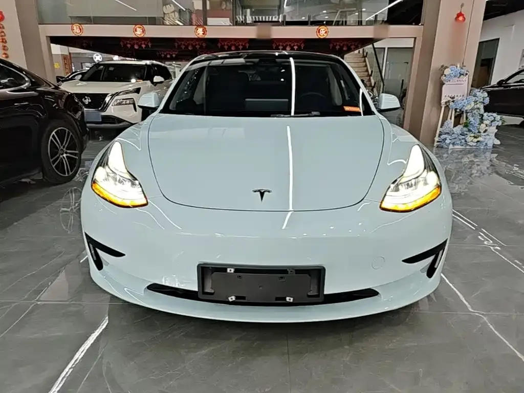 Tesla Model 3 — фото 4