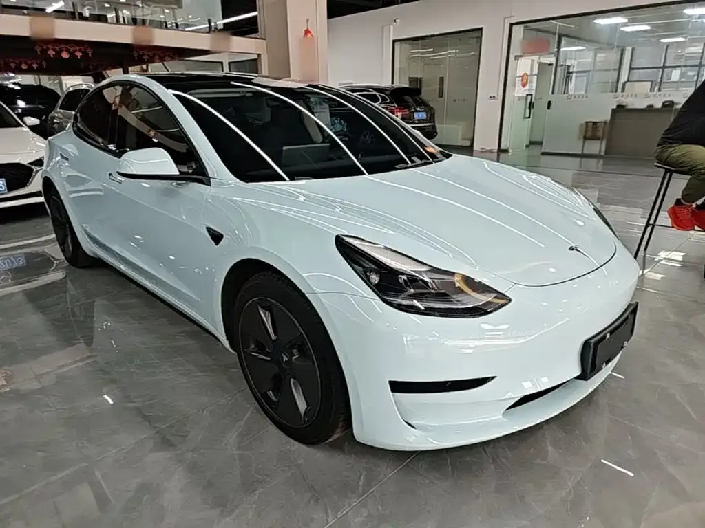 Tesla Model 3 — фото 6
