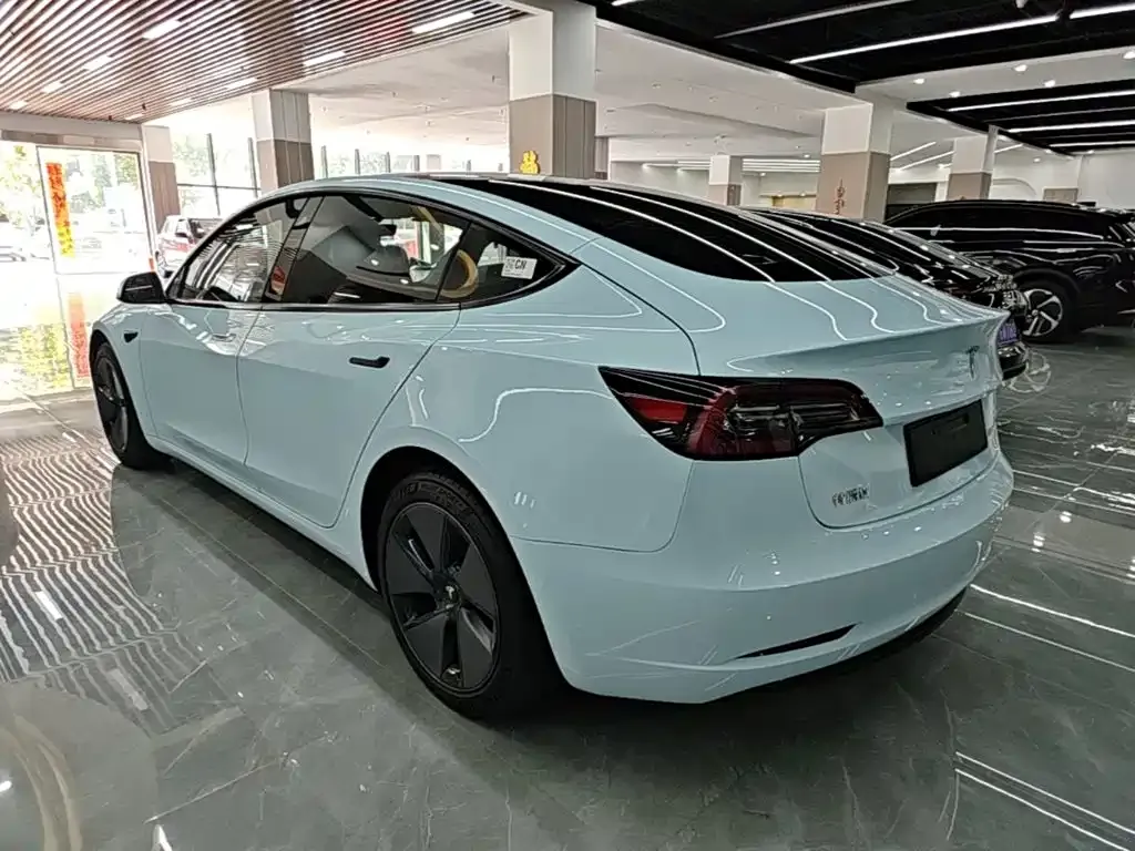 Tesla Model 3 — фото 10