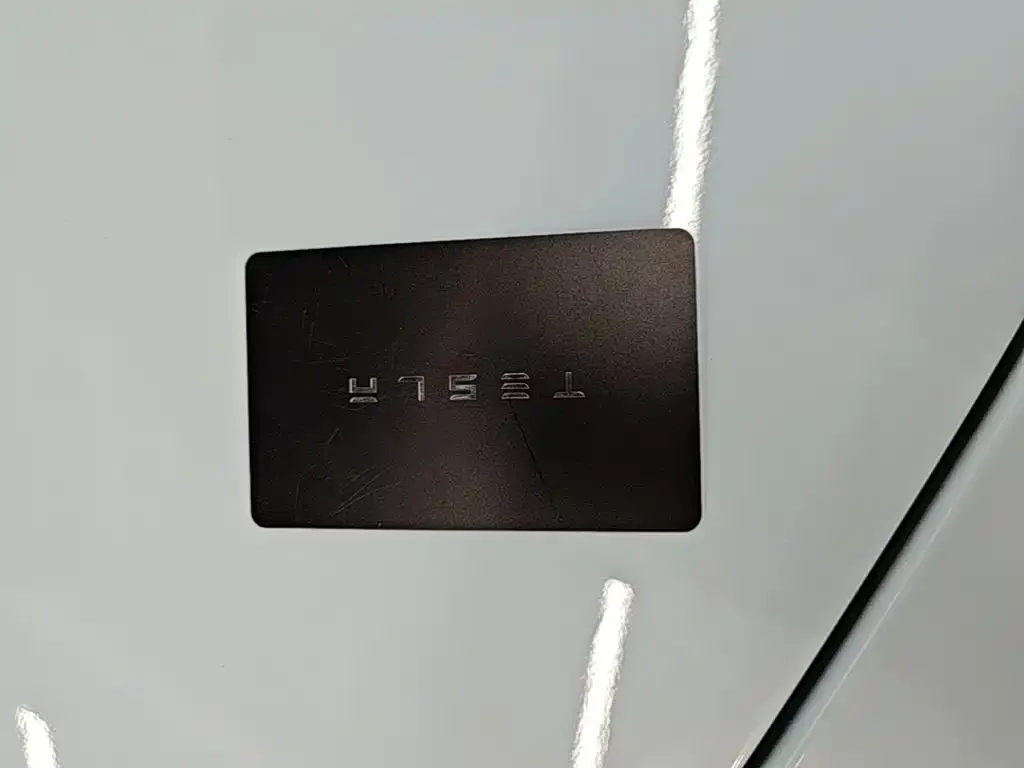 Tesla Model 3 — фото 2