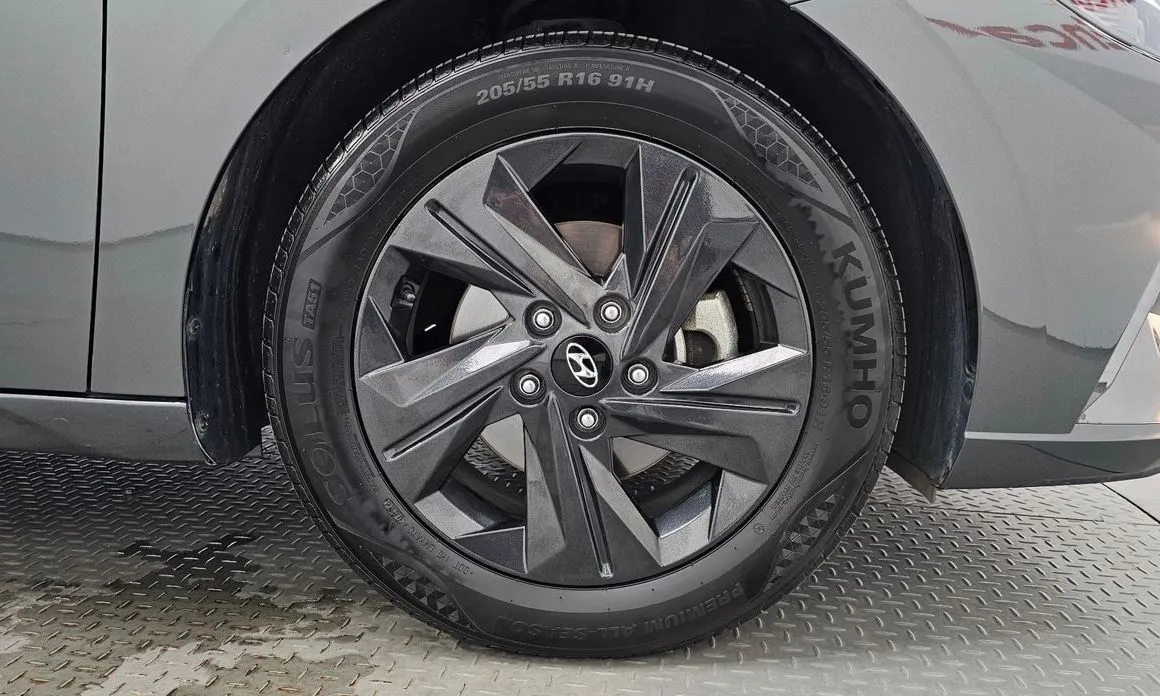 Hyundai AVANTE — фото 8