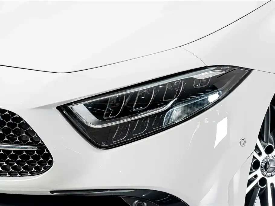 Mercedes-Benz CLS — фото 10