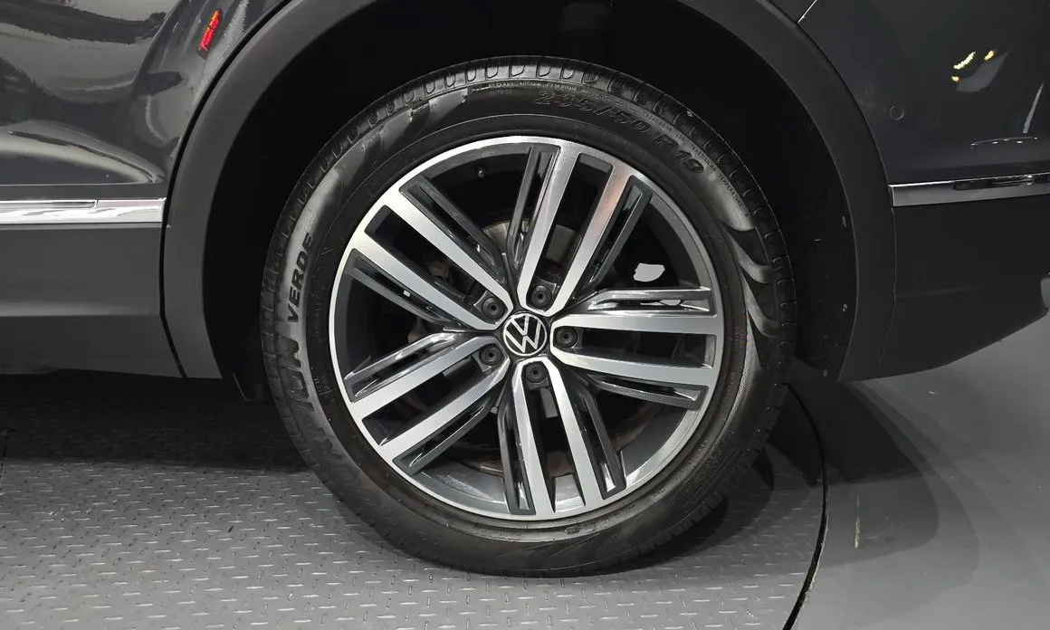 Volkswagen Tiguan — фото 8