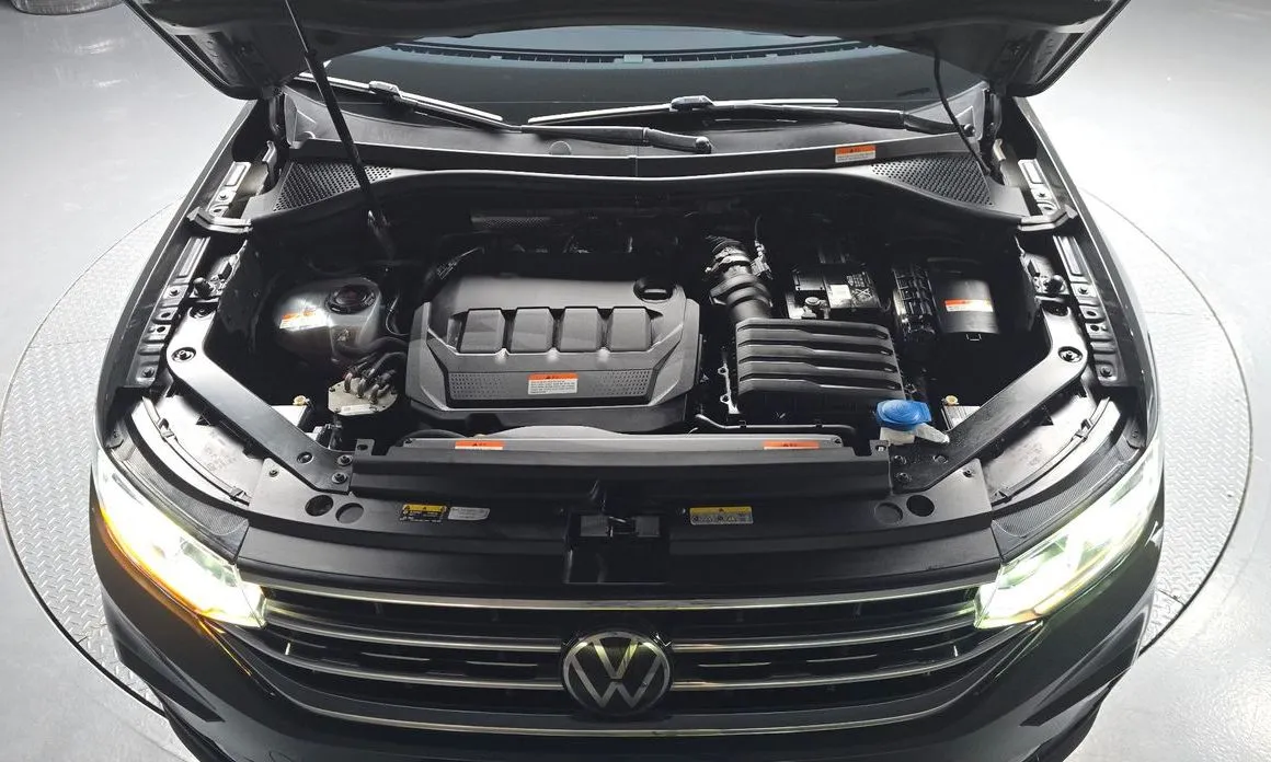 Volkswagen Tiguan — фото 10