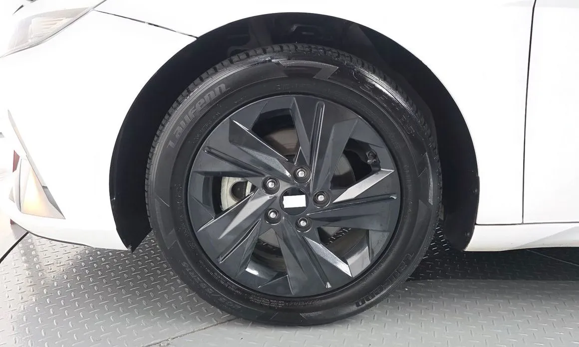 Hyundai AVANTE — фото 9