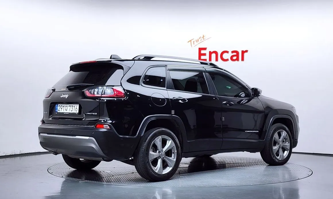 Jeep Cherokee — фото 2