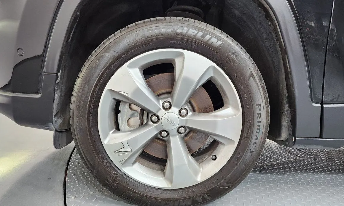 Jeep Cherokee — фото 10